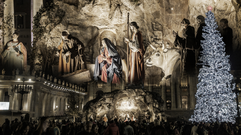 Christmas at the Vatican: St. Peter's Square Shines Bright for the Holidays 