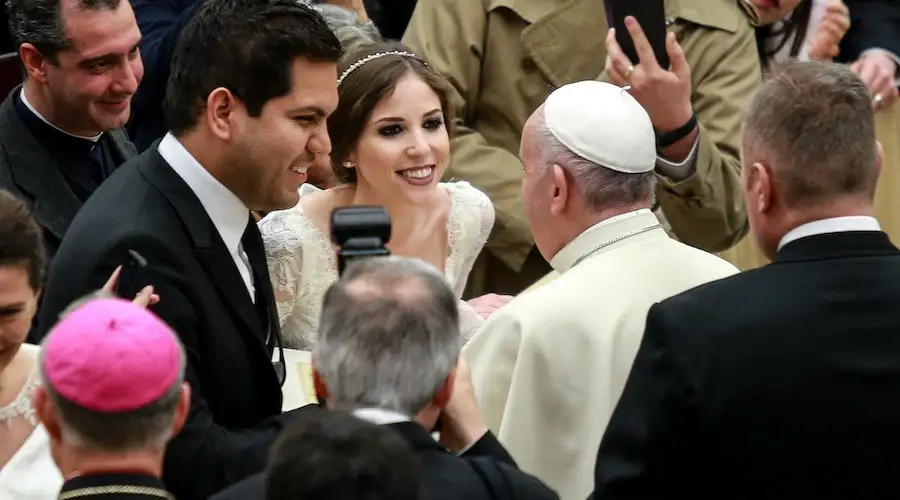 Pope Francis gives this advice to those in difficult marriages