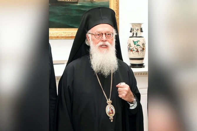 Pope Francis Offers Condolences After Death of Albanian Orthodox Archbishop Anastasios