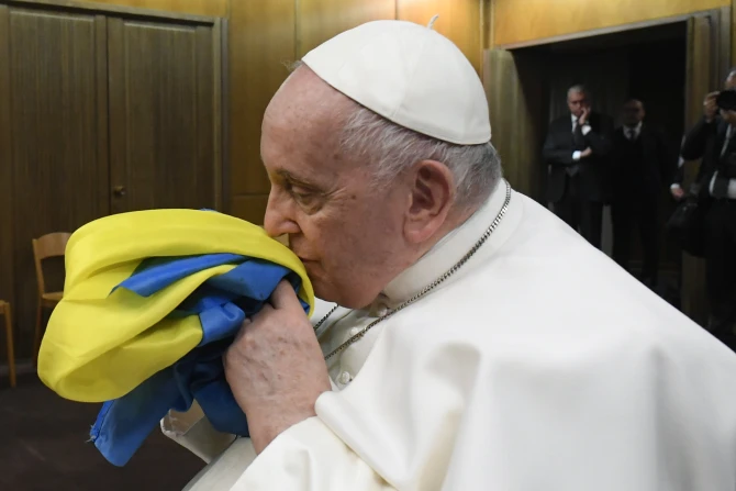 Pope Francis conveys closeness to Ukraine in letter marking 1,000th day of war