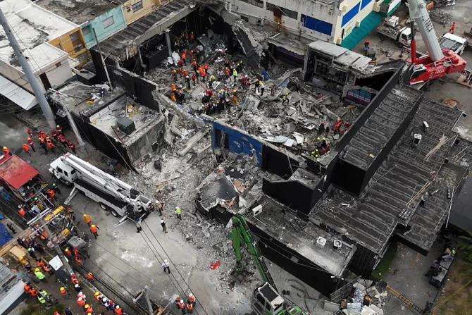 Pope Francis Prays For Victims Of Dominican Republic Nightclub Roof Collapse