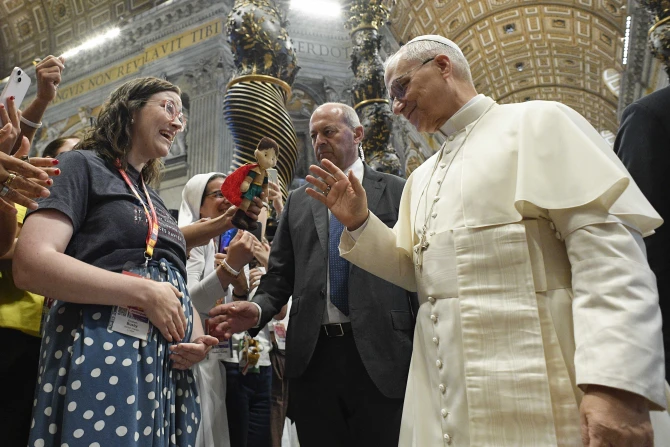 Evangelizing on social media more than just gaining followers, Leo XIV reminds influencers