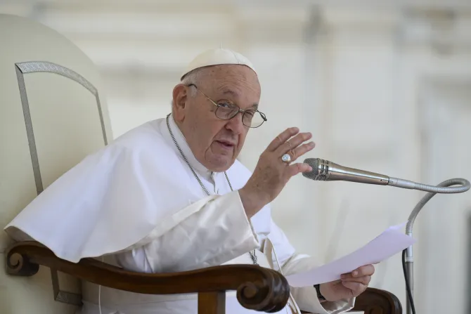 Vatican: Pope Francis has check-up at Rome hospital