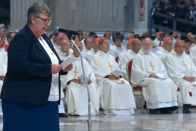 At Novendiales Mass, Pope Francis hailed for 'unwavering confidence' in women religious