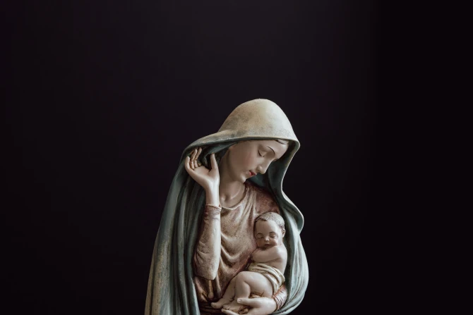 Pope Leo XIV: Turn to Mary when temptations, uncertainties arise in family life